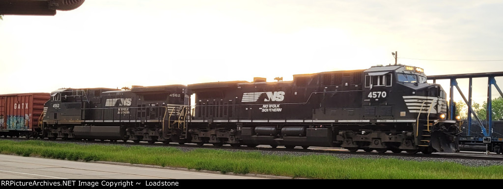 NS 4570 NS 4562